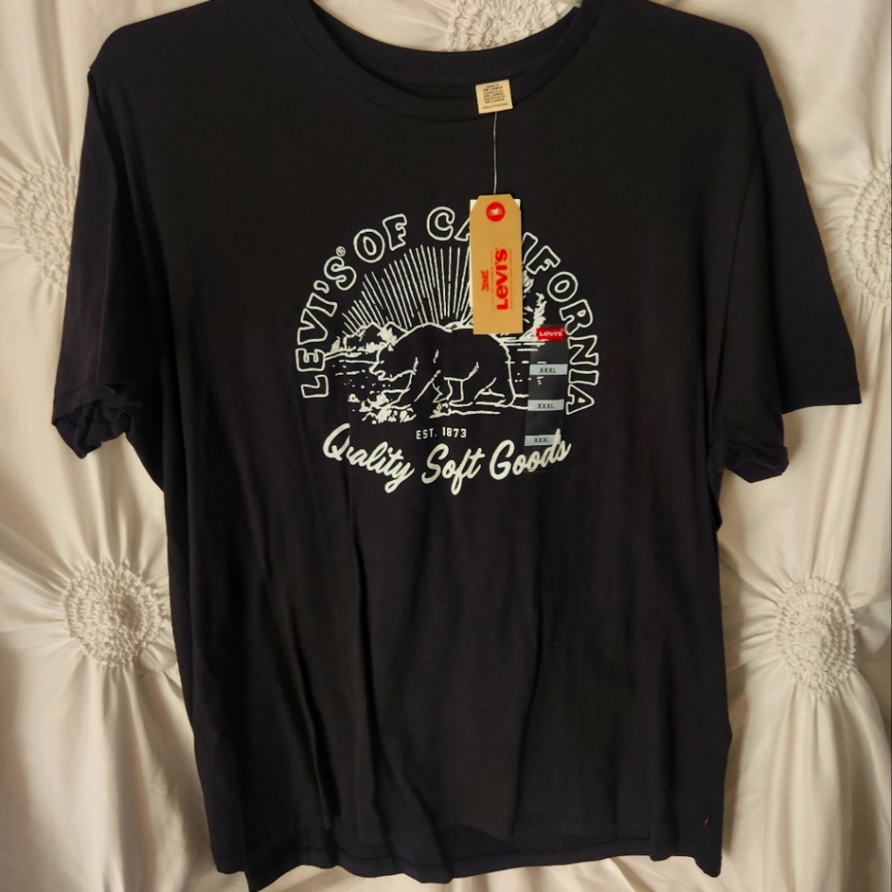 New with tags Levis black tshirt  size XXXL